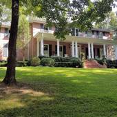 (Beautiful Home) Modeled after the Historic Edgewood Plantation home in Mississippi