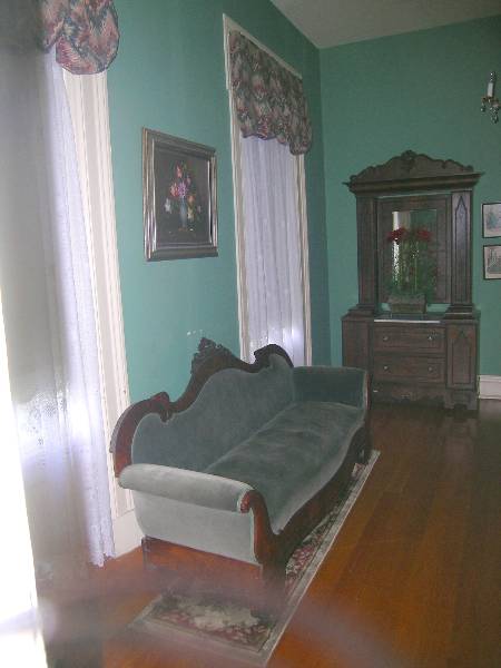 Smith-Trahern Mansion & Riverside Cemetary