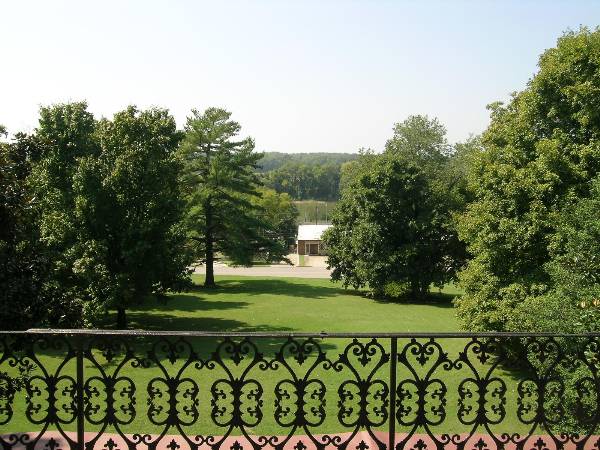 Smith-Trahern Mansion & Riverside Cemetary