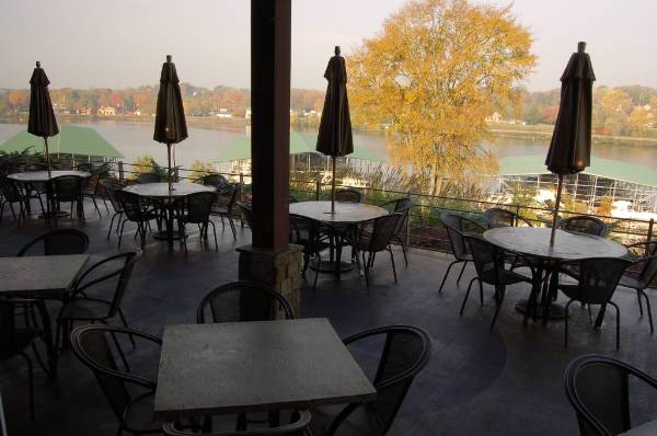 Lakeside Tavern